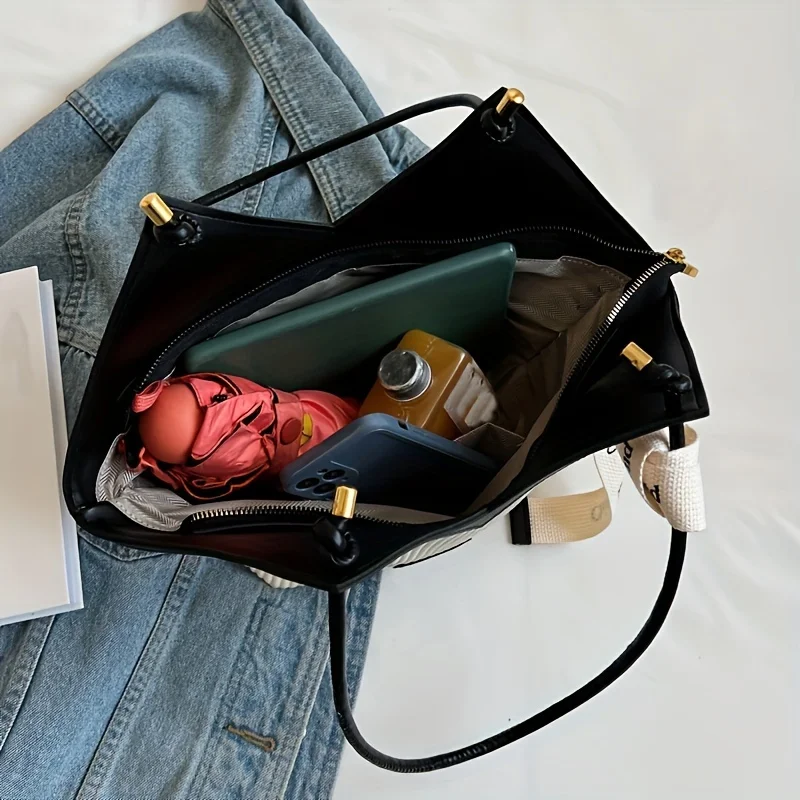 Professional faux leather shoulder bag with quality hardware for long-lasting performance