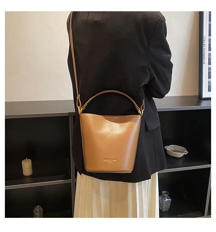 Durable materials ensure messenger bags withstand daily commuting challenges